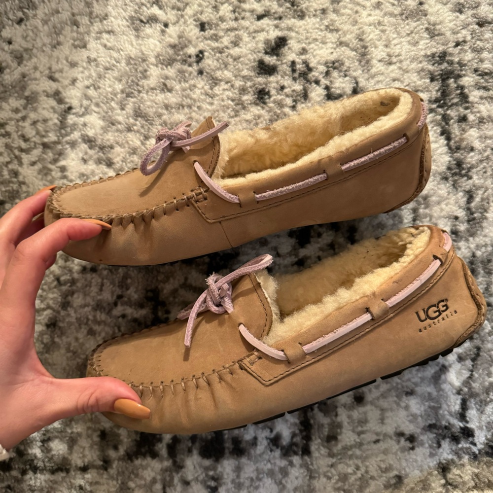 Chestnut Ugg Dakota Size 7